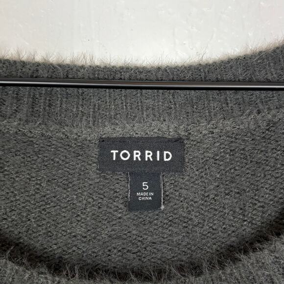 Torrid Drop Shoulder Pullover Sweater Eyelash Lurex Yarn Grey Size 5 - Picture 4 of 5